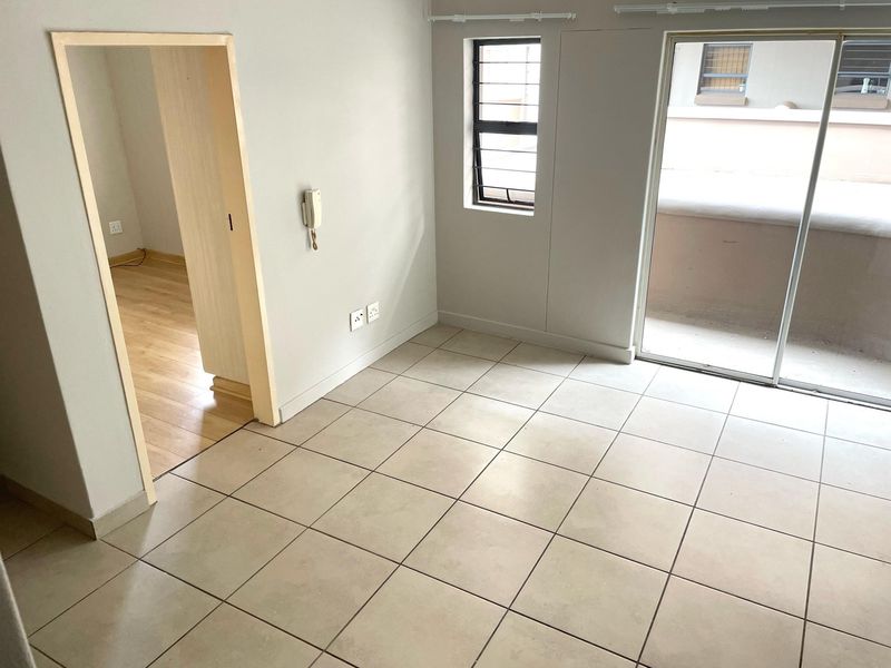 Safe and Secure One Bedroom Apartment - Photo 4