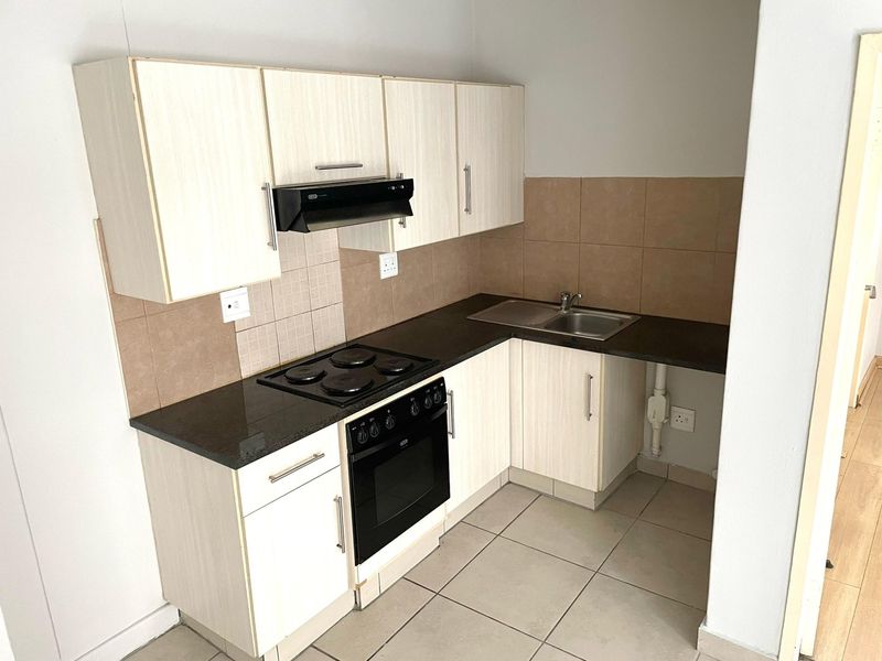 Safe and Secure One Bedroom Apartment - Photo 3