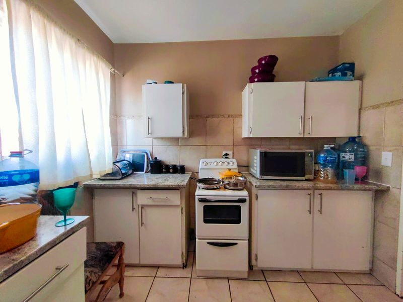 Apartment in Baillie Park - Photo 5