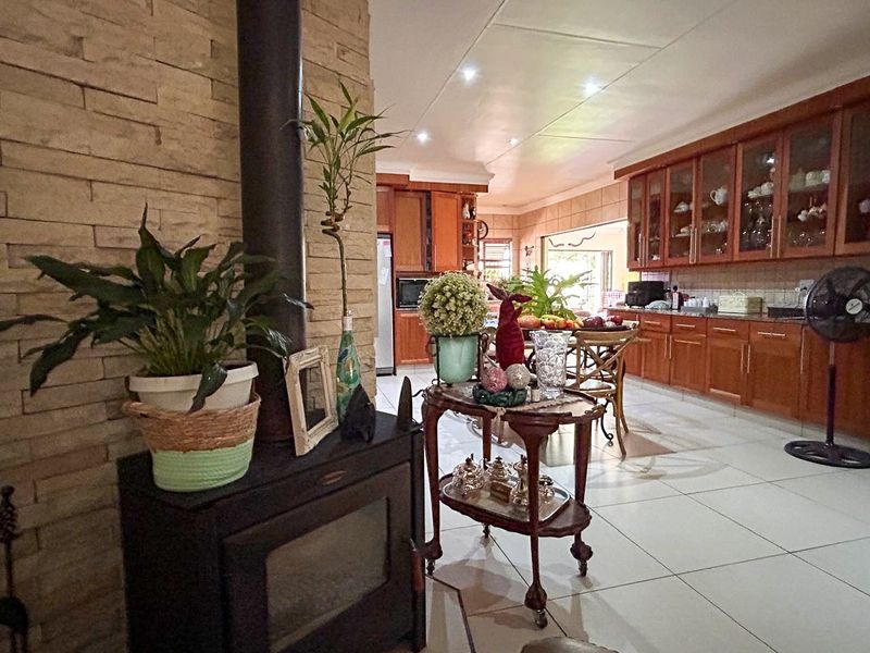 Sophisticated Living Meets Ultimate Comfort in Tuscany Ridge - Photo 8