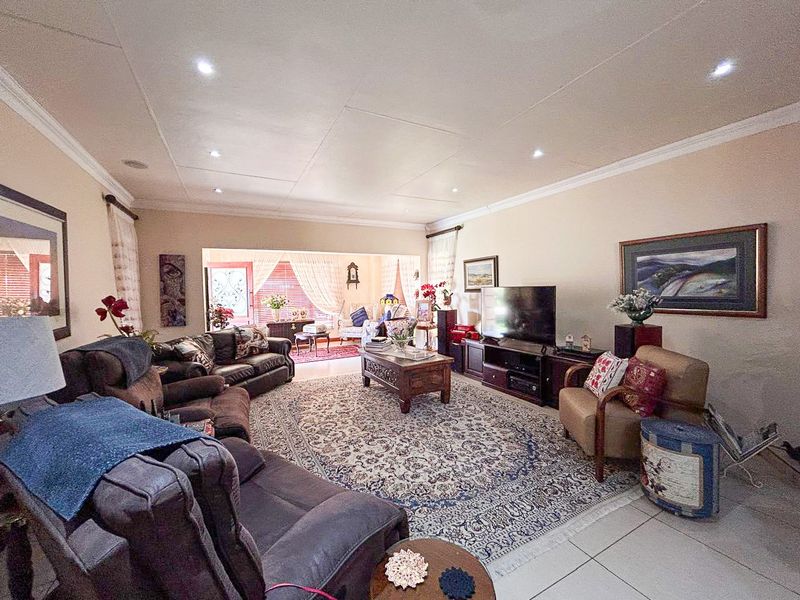 Sophisticated Living Meets Ultimate Comfort in Tuscany Ridge - Photo 5