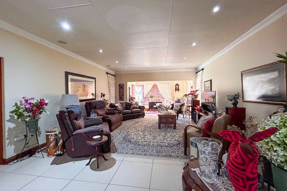 Sophisticated Living Meets Ultimate Comfort in Tuscany Ridge - Photo 4