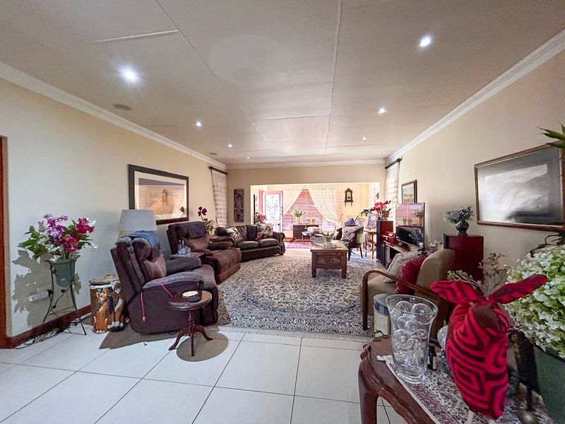 Sophisticated Living Meets Ultimate Comfort in Tuscany Ridge - Photo 4