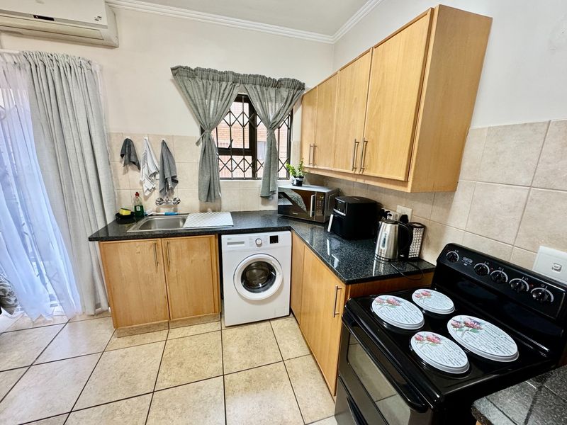 Prime location bachelor apartment. - Photo 6