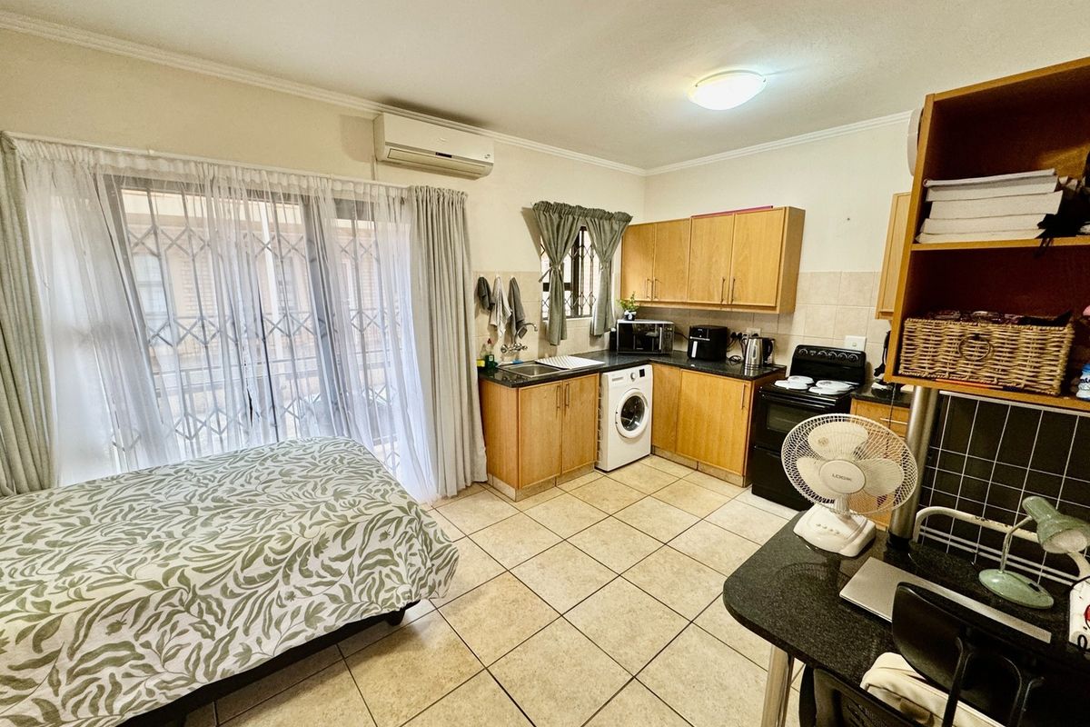 Prime location bachelor apartment. - Photo 5