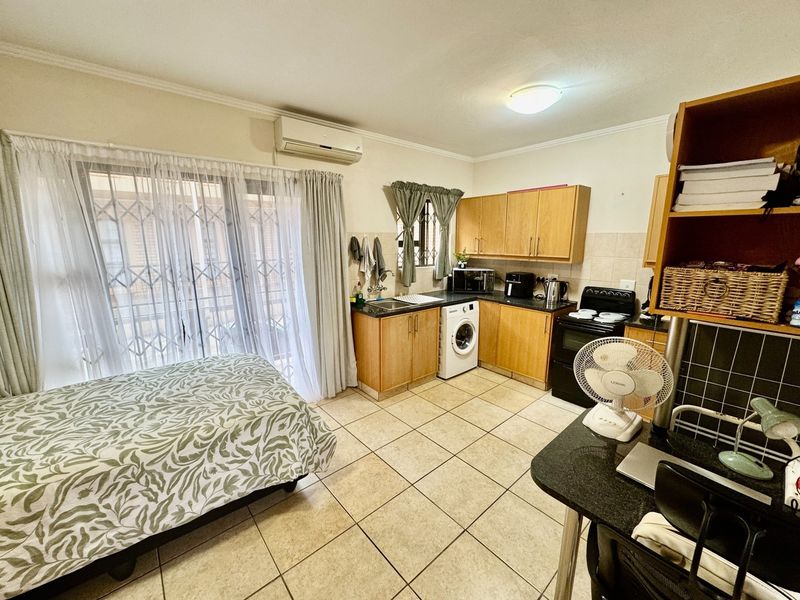 Prime location bachelor apartment. - Photo 5