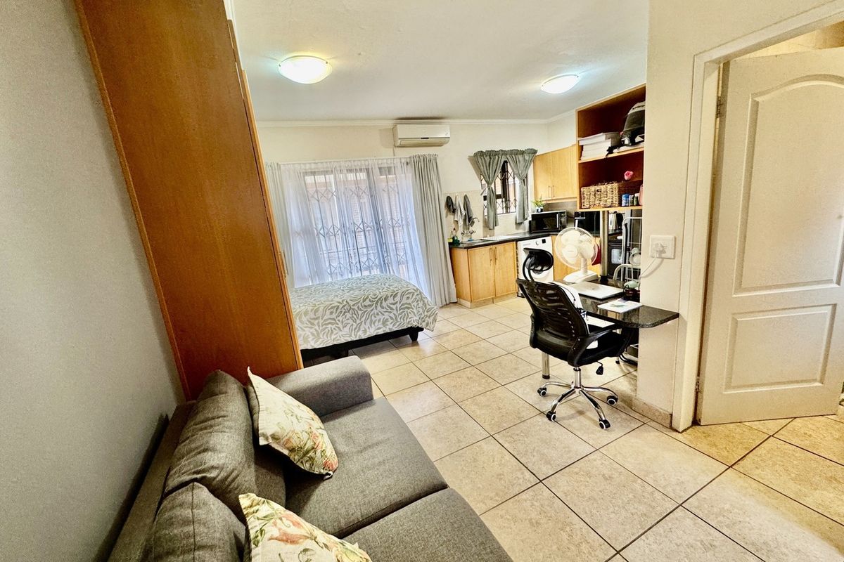 Prime location bachelor apartment. - Photo 3