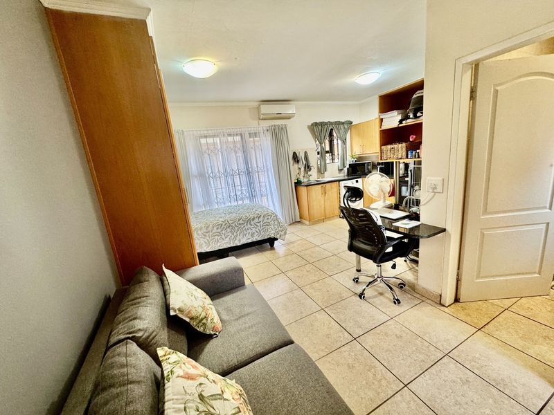Prime location bachelor apartment. - Photo 3