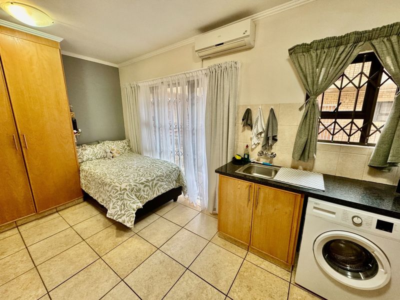 Prime location bachelor apartment. - Photo 4