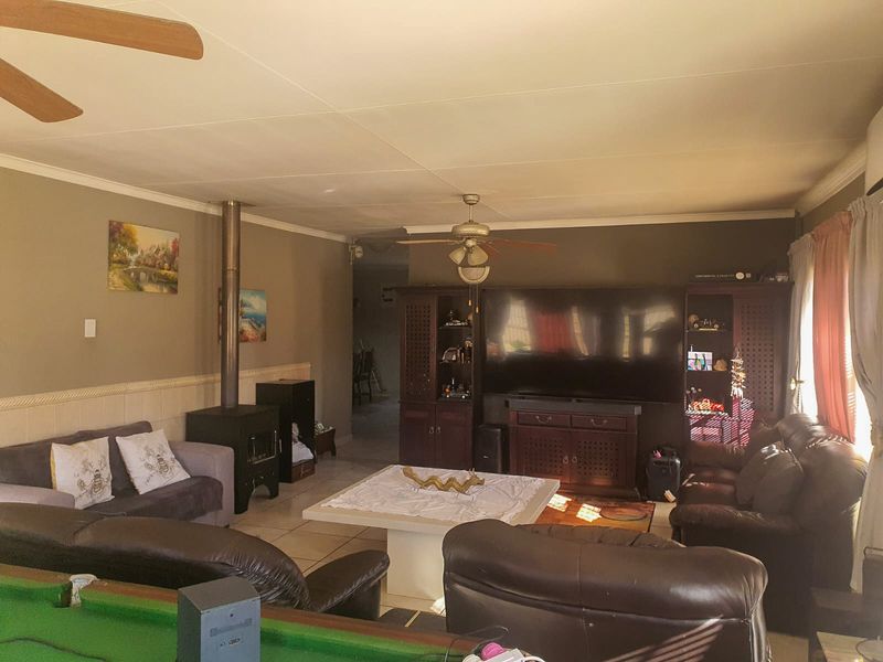 Property with endless potential - Photo 2