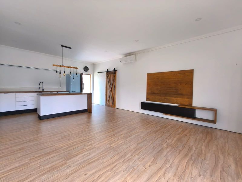 Modern Home in Waterberry Estate! - Photo 3