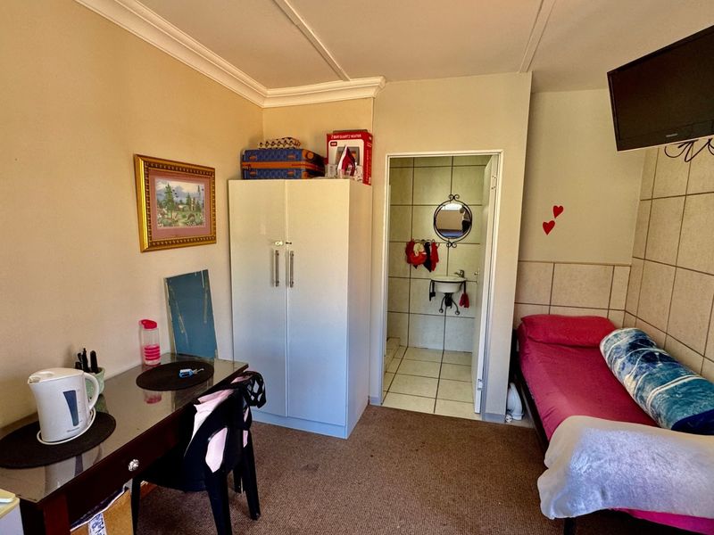24-Bed Student House | NSFAS Accredited | Near NWU - Photo 4