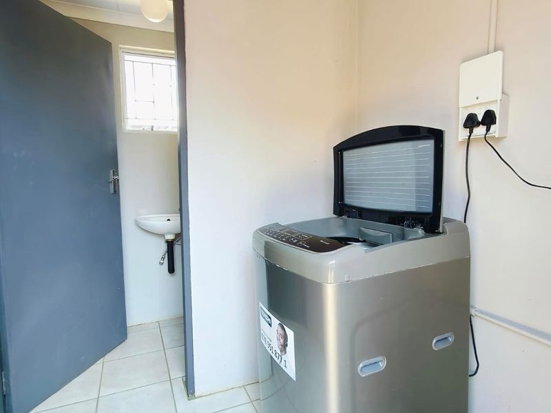 7 Bedroom House For Sale in Potchefstroom Central - Photo 9