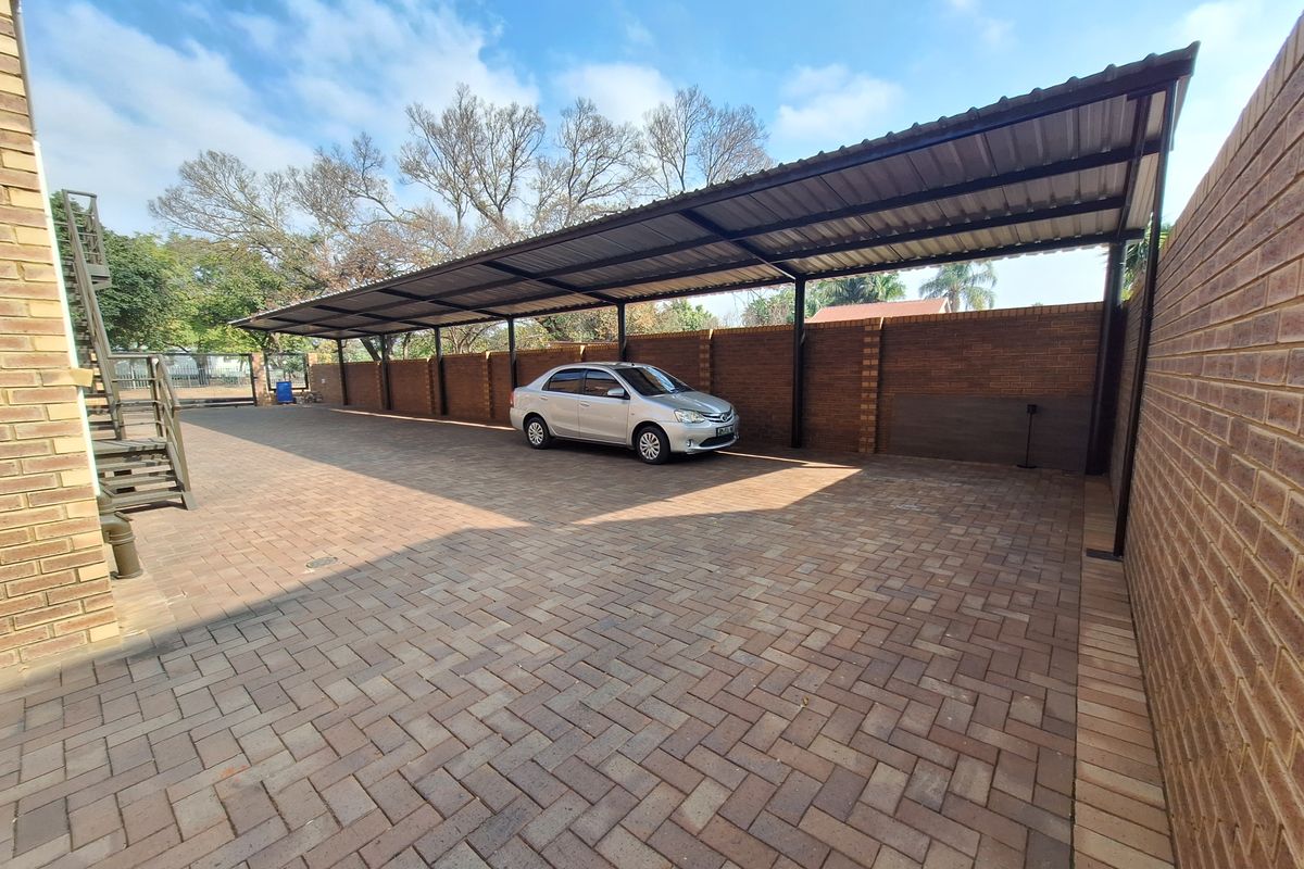 Office Building in Rustenburg Bo-dorp - Photo 4