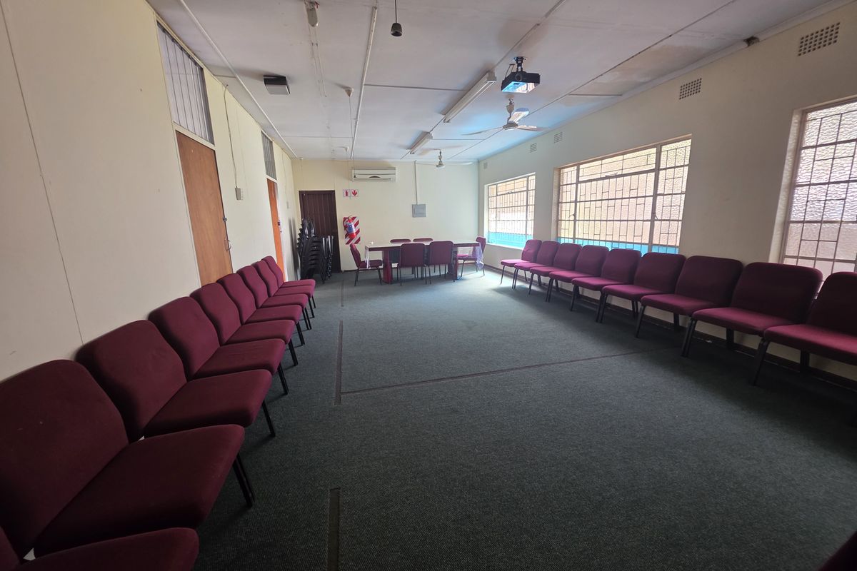 Ideal as a business centre or a school - Photo 4