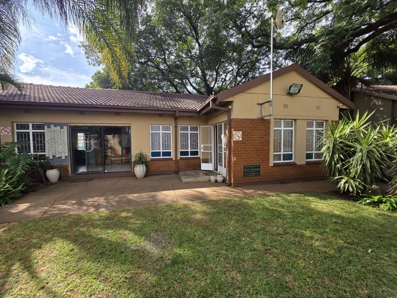 Ideal as a business centre or a school - Photo 2