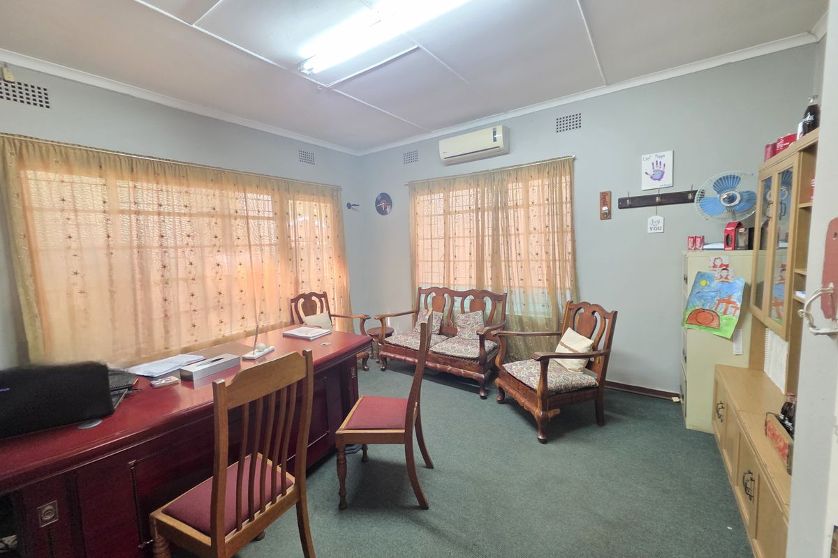 Ideal as a business centre or a school - Photo 5