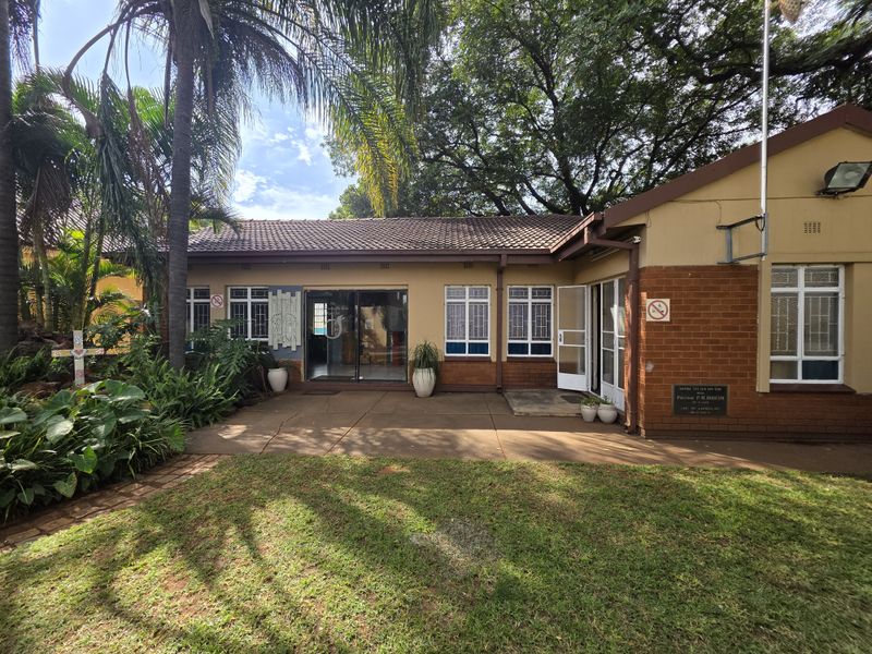 Ideal as a business centre or a school - Photo 10