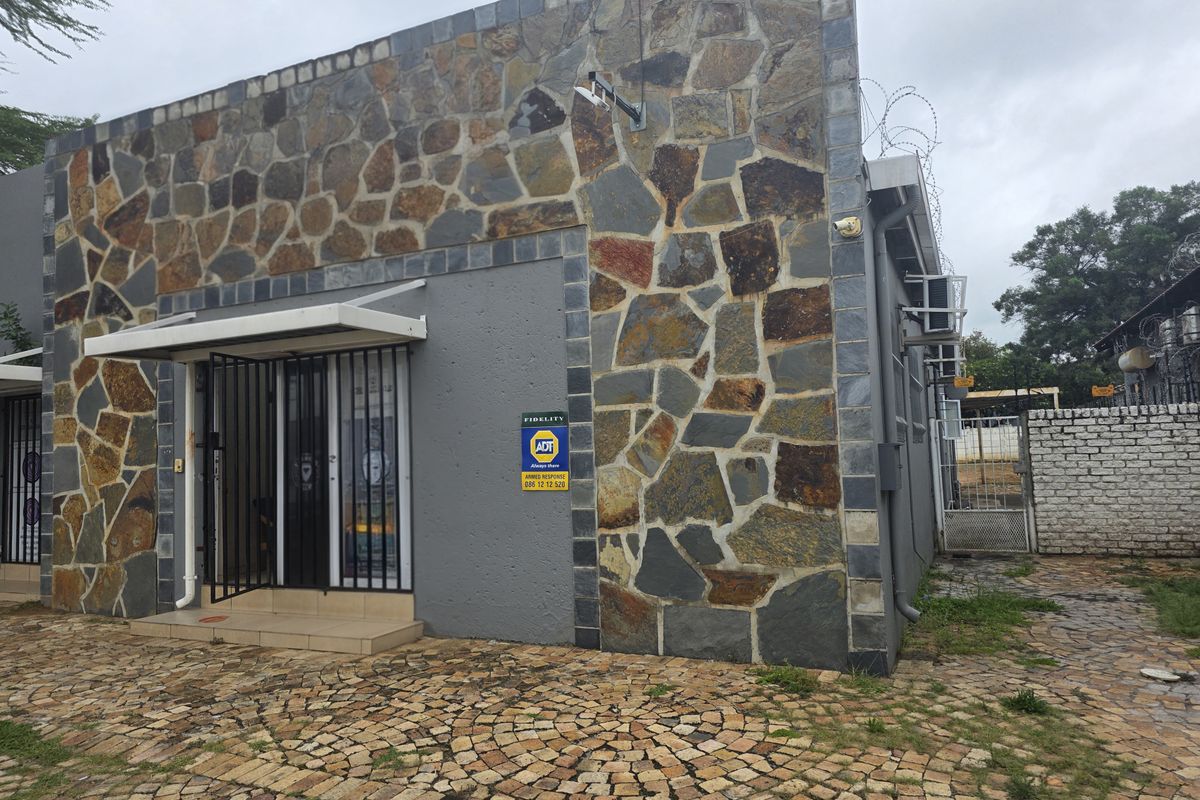 Offices in Bodorp. Seller is VAT Registered. - Photo 2