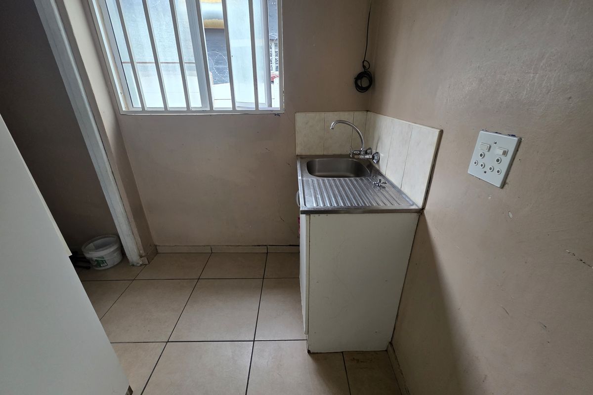 Offices in Bodorp. Seller is VAT Registered. - Photo 5