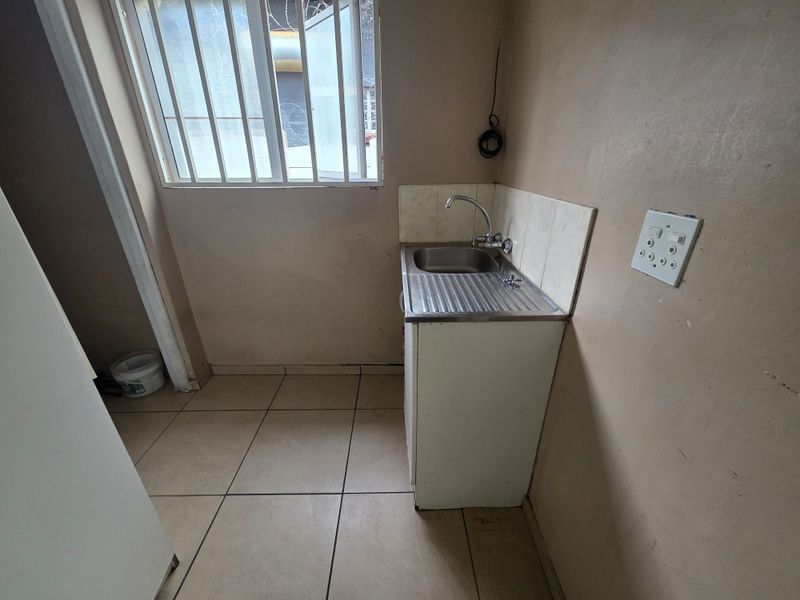 Offices in Bodorp. Seller is VAT Registered. - Photo 5