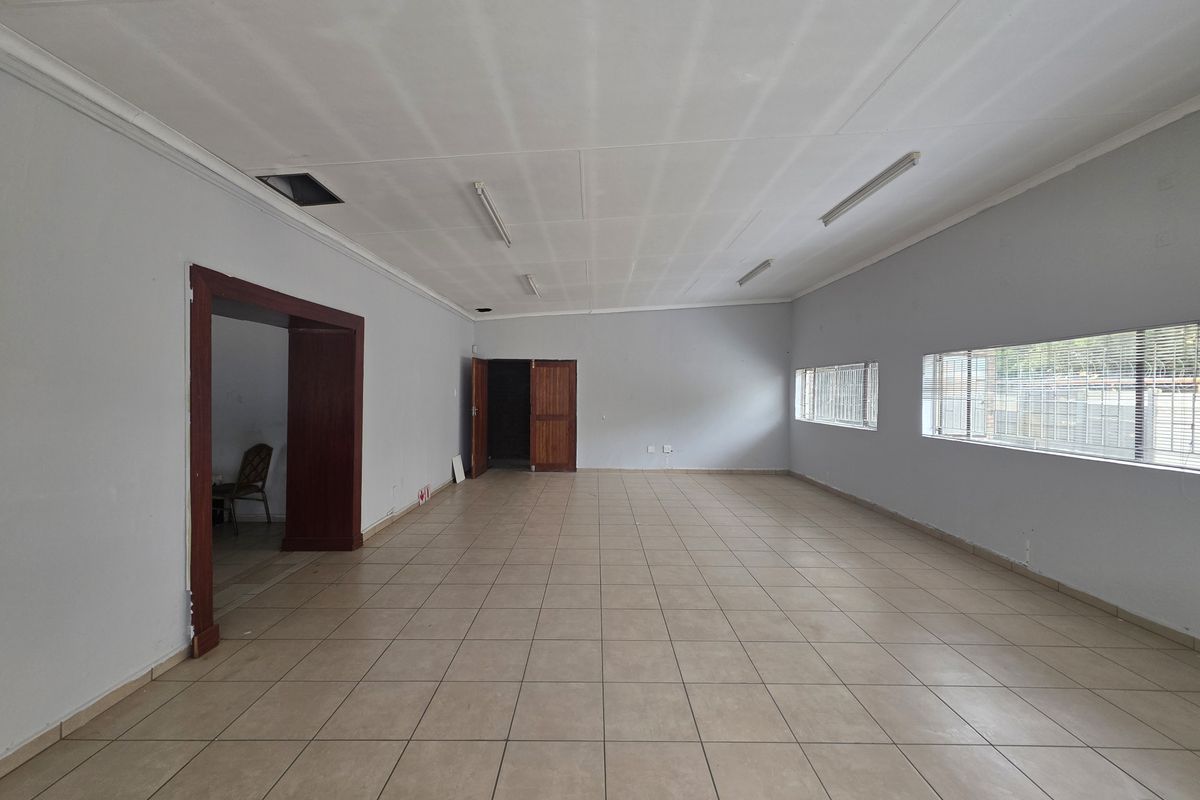 Workshop and Offices - Photo 5