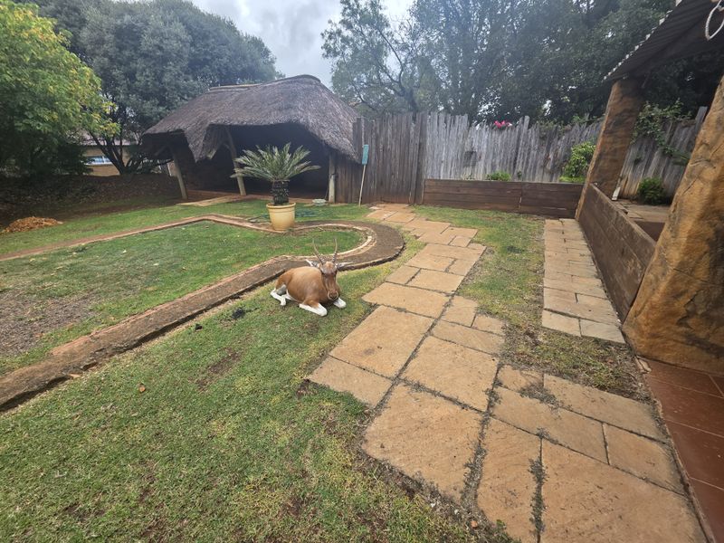 Lodge For Sale In Rustenburg - Photo 4