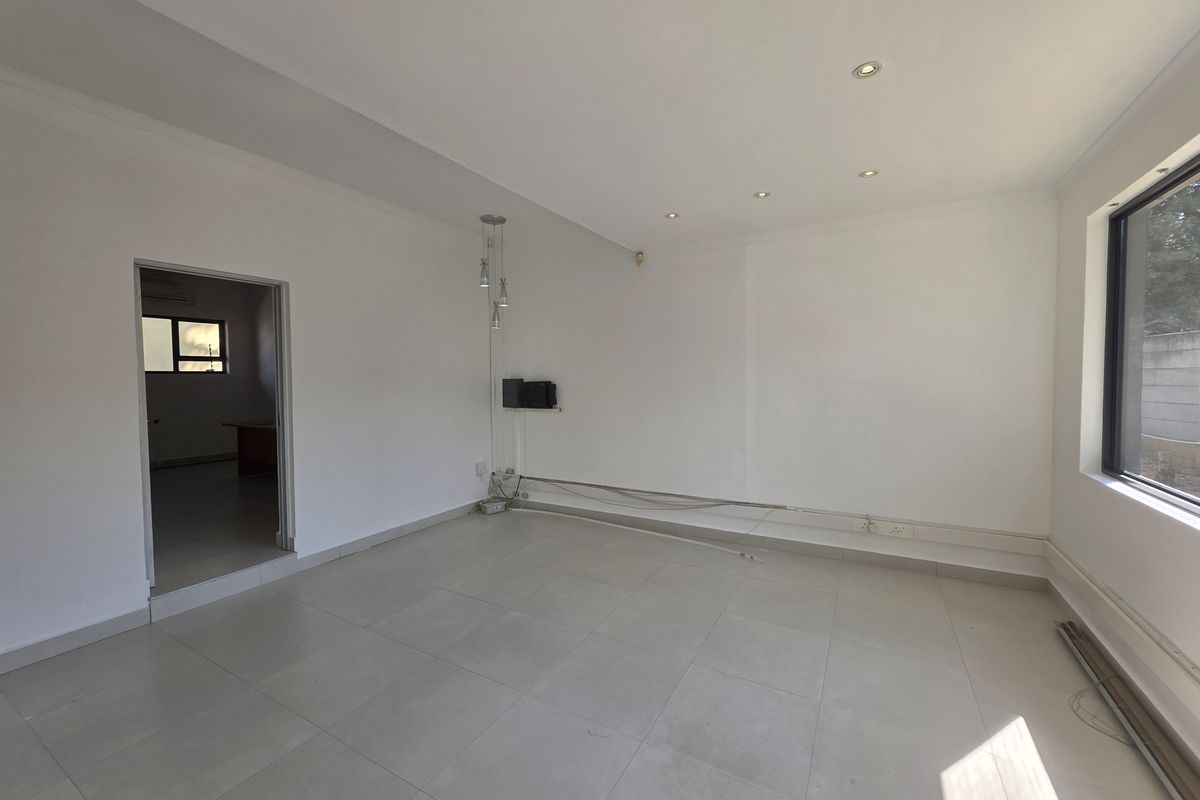 Ready to move in offices! SELLER IS VAT REGISTERED - Photo 5
