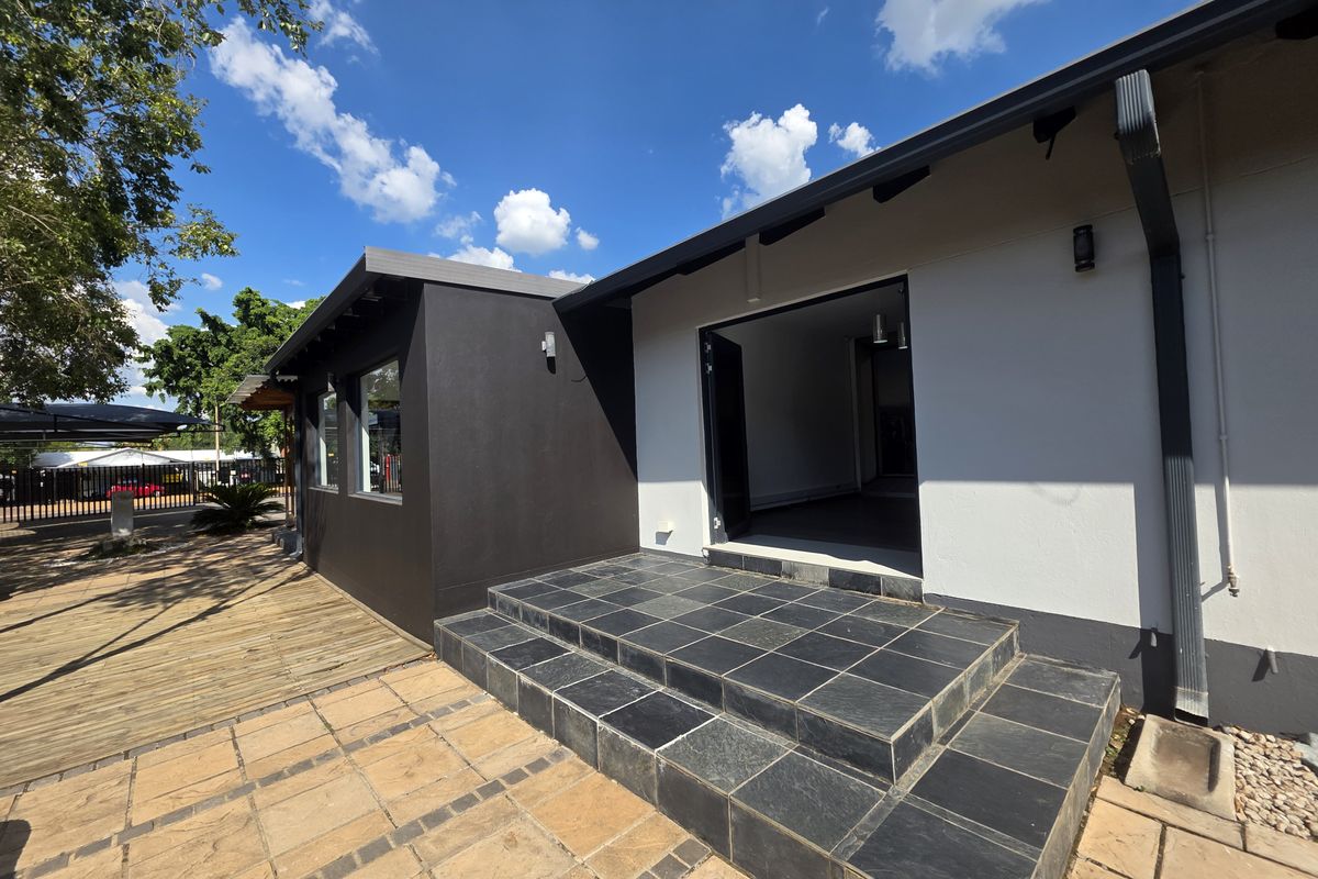 Ready to move in offices! SELLER IS VAT REGISTERED - Photo 3