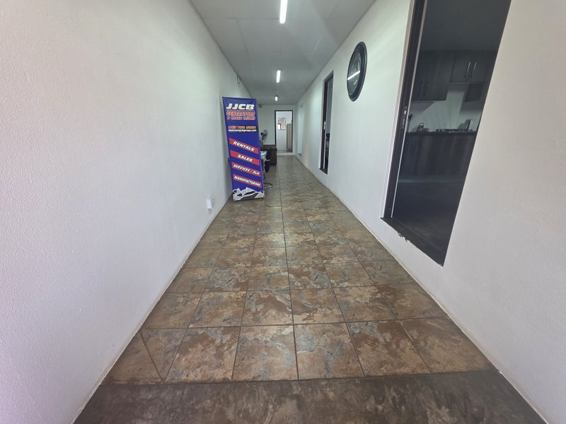 Warehouse For Sale In Rustenburg - Photo 9
