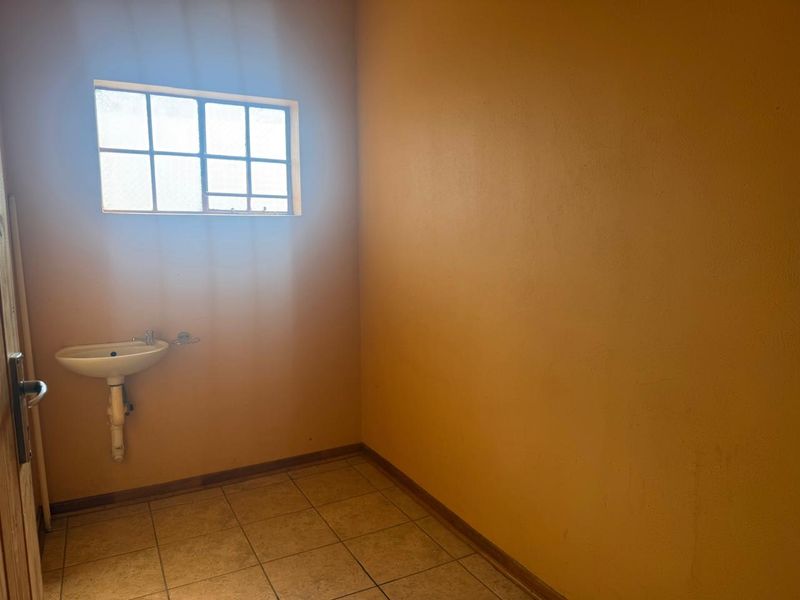 Office Rental Monthly In Rustenburg - Photo 10