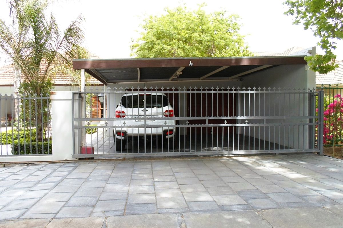 5 BEDROOM HOUSE FOR SALE IN PAGLANDE WORCESTER - Photo 4