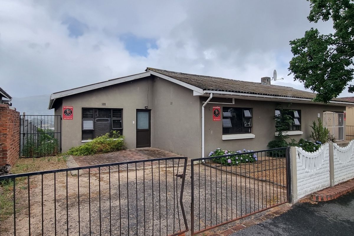 House For Sale In Paarl - Photo 3