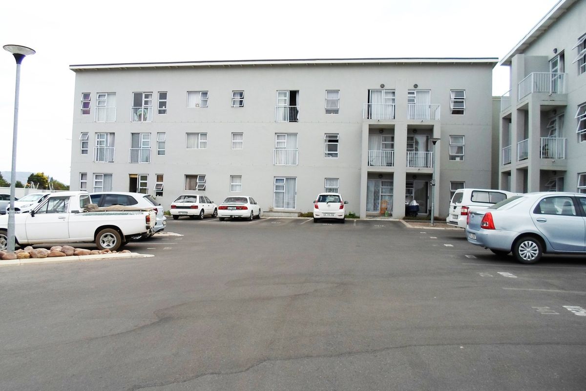 Charming 1-bed apartment in La Vie Estate, Klein Parys. Open-plan living, secure estate, - Photo 4