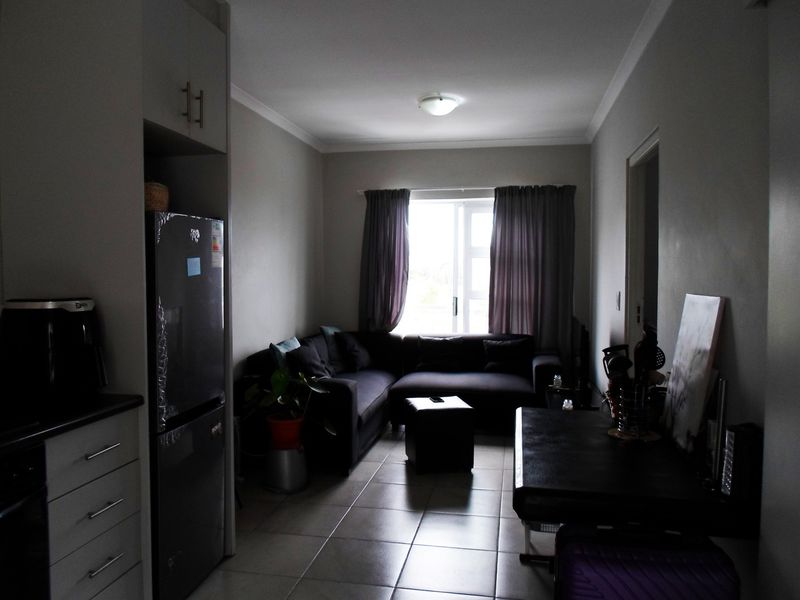 Charming 1-bed apartment in La Vie Estate, Klein Parys. Open-plan living, secure estate, - Photo 6