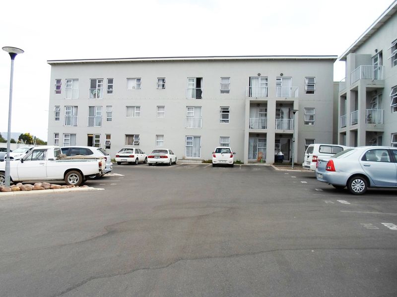 Charming 1-bed apartment in La Vie Estate, Klein Parys. Open-plan living, secure estate, - Photo 4