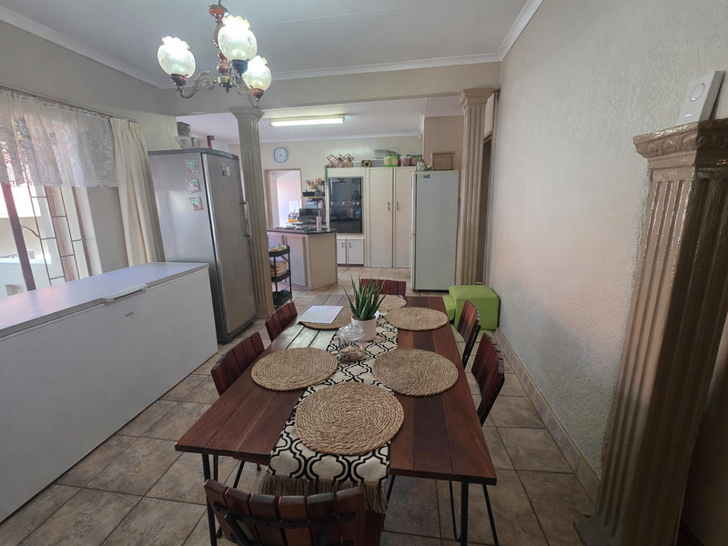 Family home with a flatlet - Photo 8