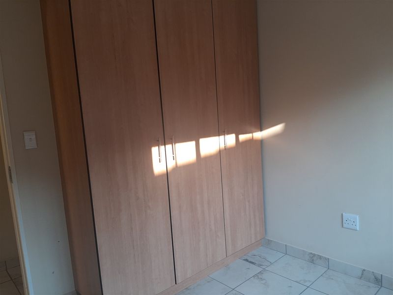 Townhouse in Waterval East - Photo 10