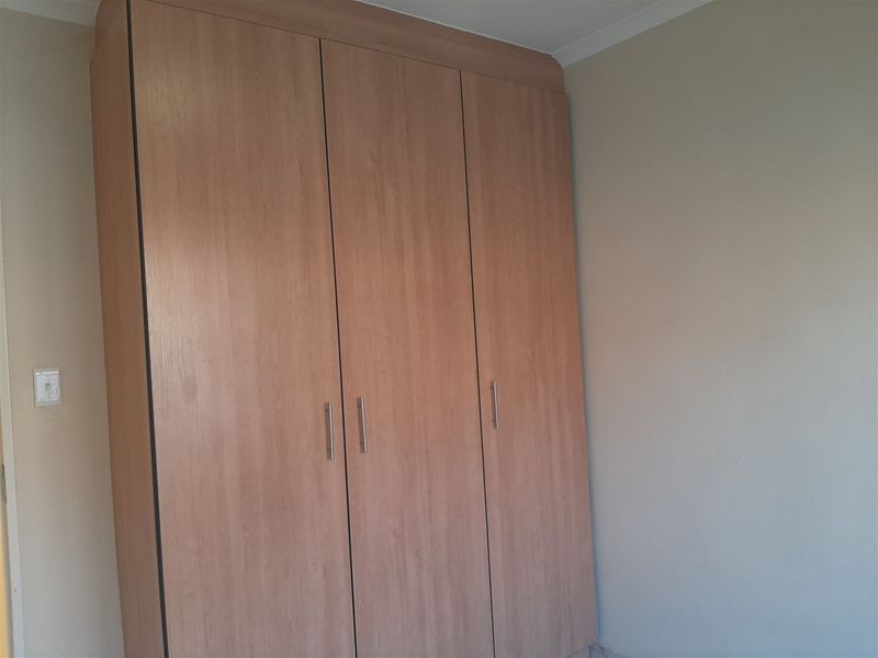 Townhouse in Waterval East - Photo 7