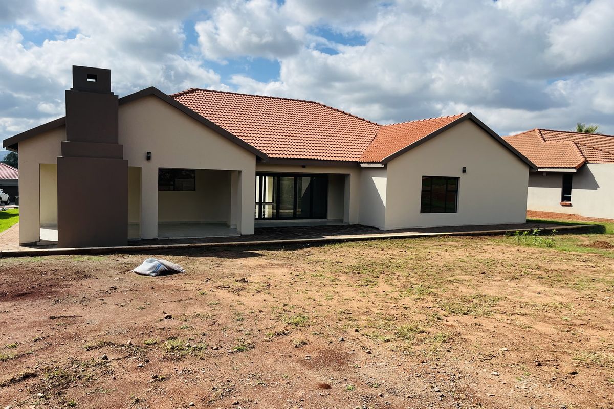 Spacious, Stylish & Brand New - Photo 5