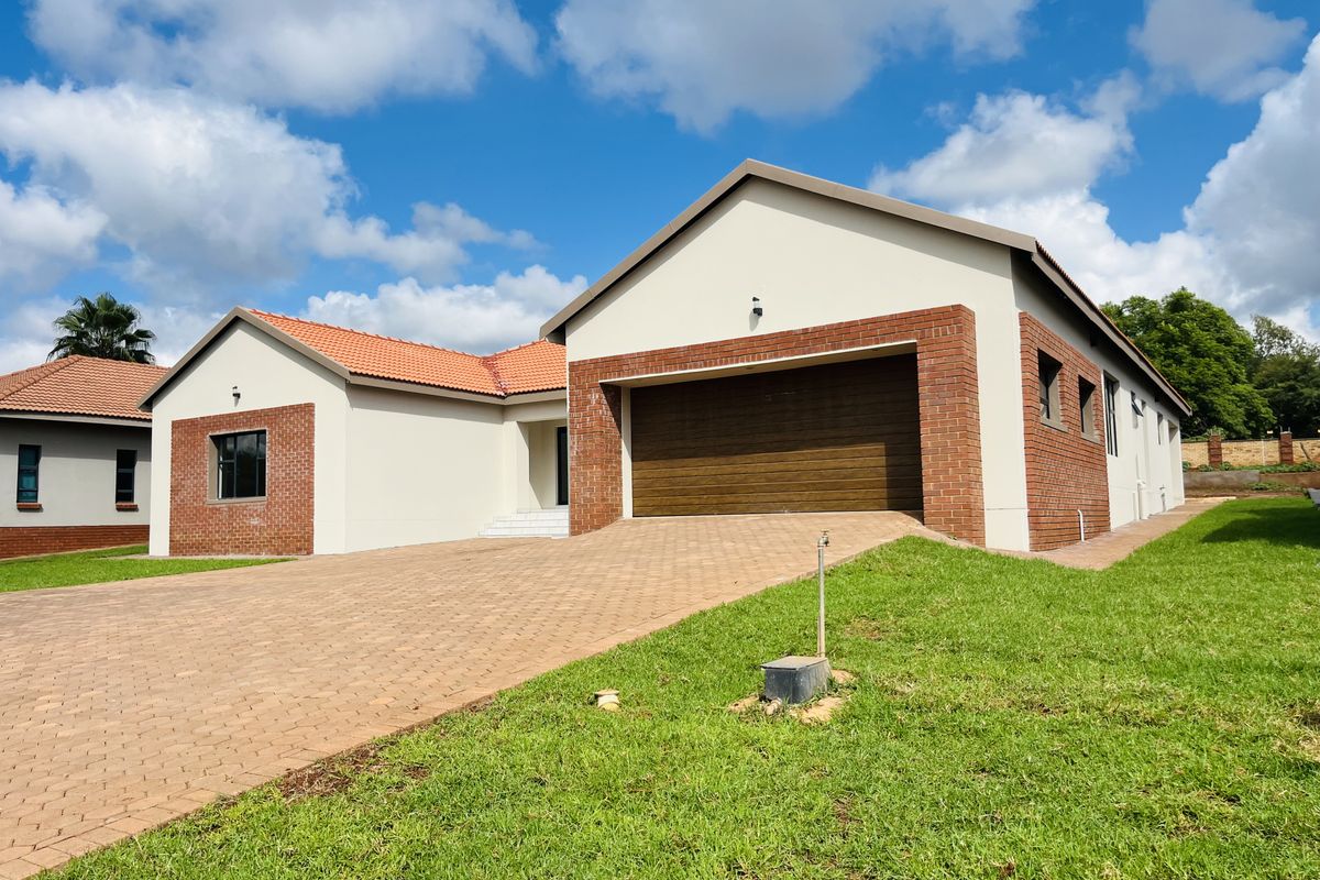 Spacious, Stylish & Brand New - Photo 2