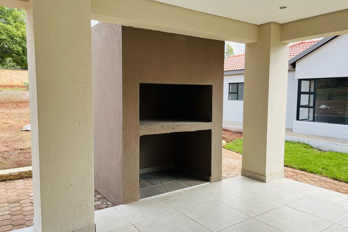 Spacious, Stylish & Brand New - Photo 3