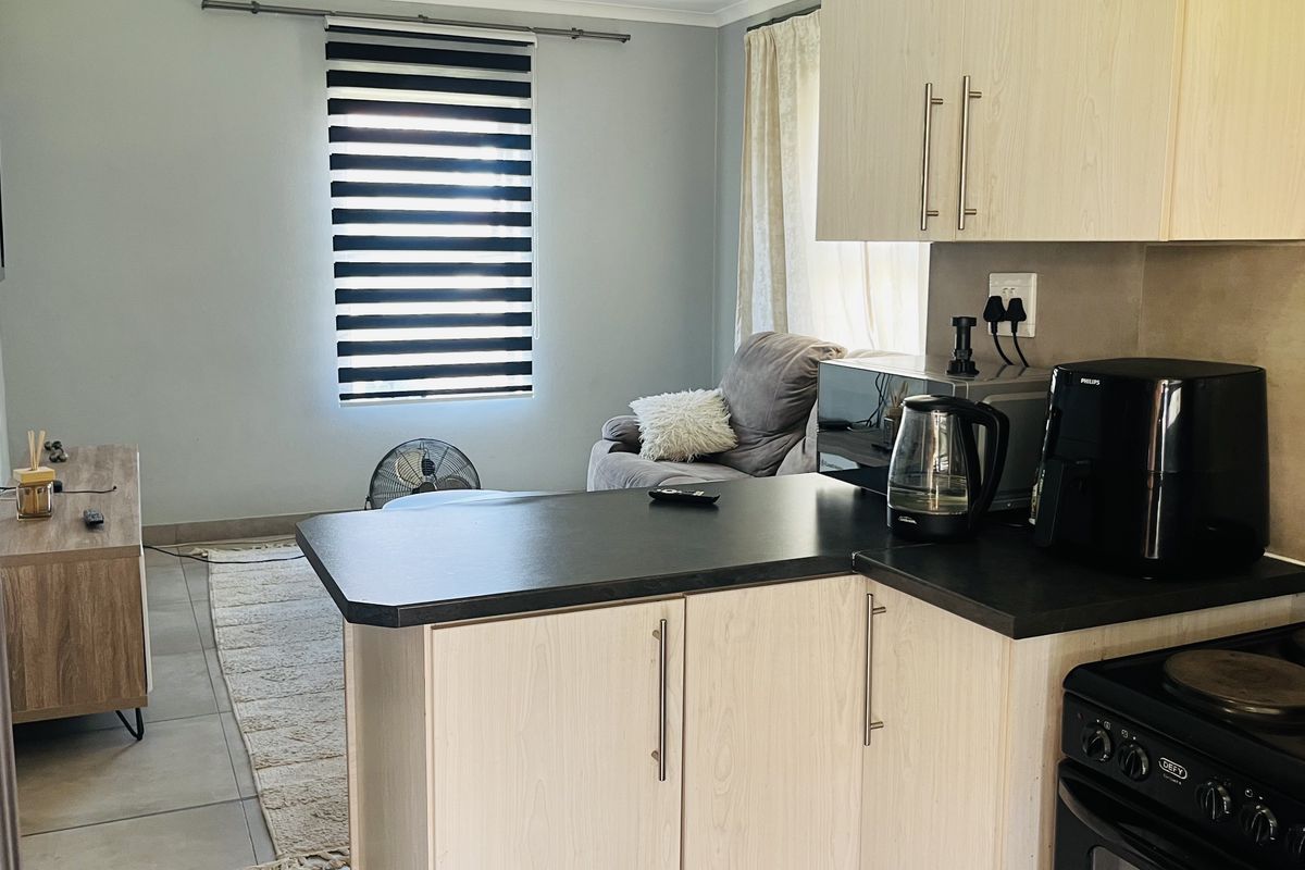 Simple, Cozy & Convenient - Photo 3