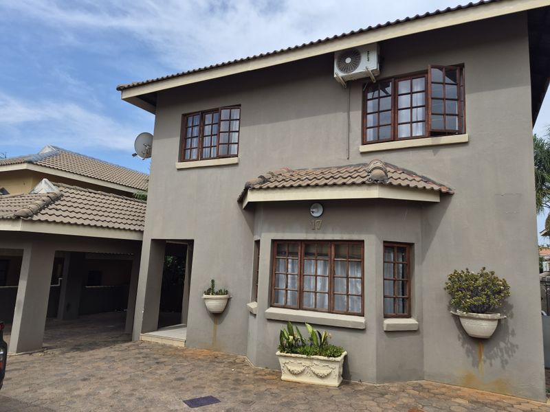 Double Storey House in Upmarket Complex! - Photo 2