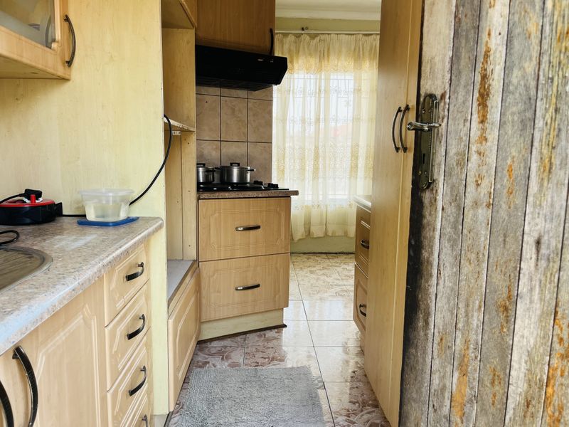 Family Home with Big Yard in Paardekraal - Photo 6