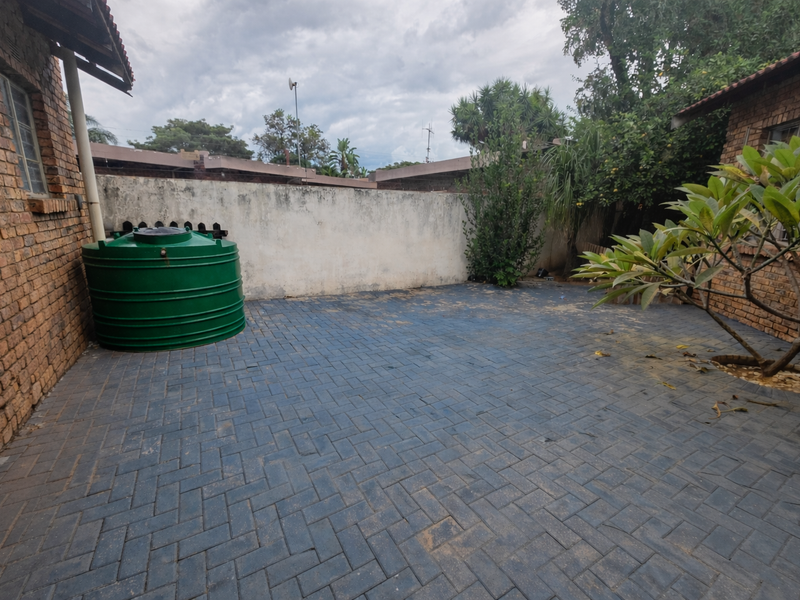 All you need under one roof - Photo 8