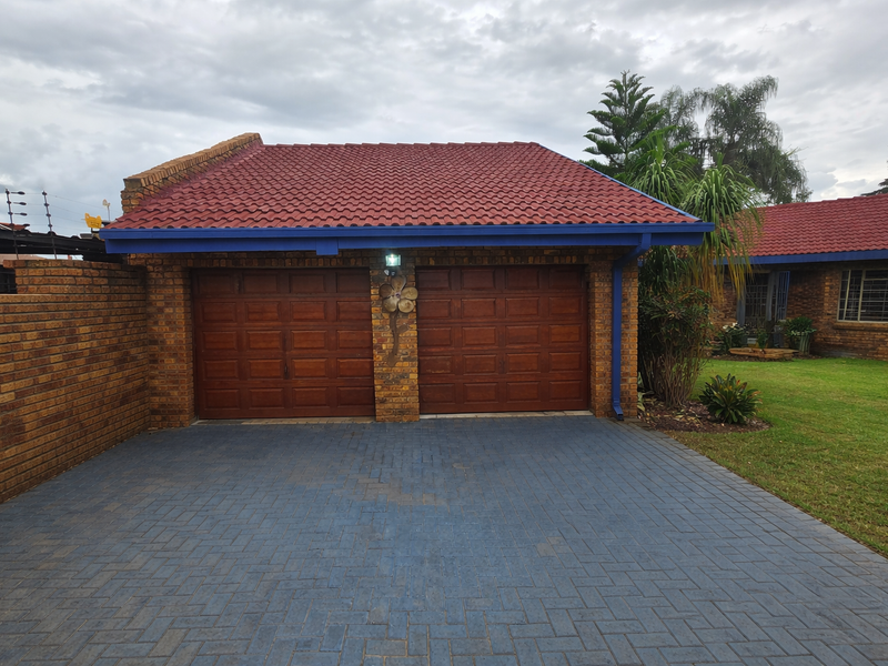 All you need under one roof - Photo 2