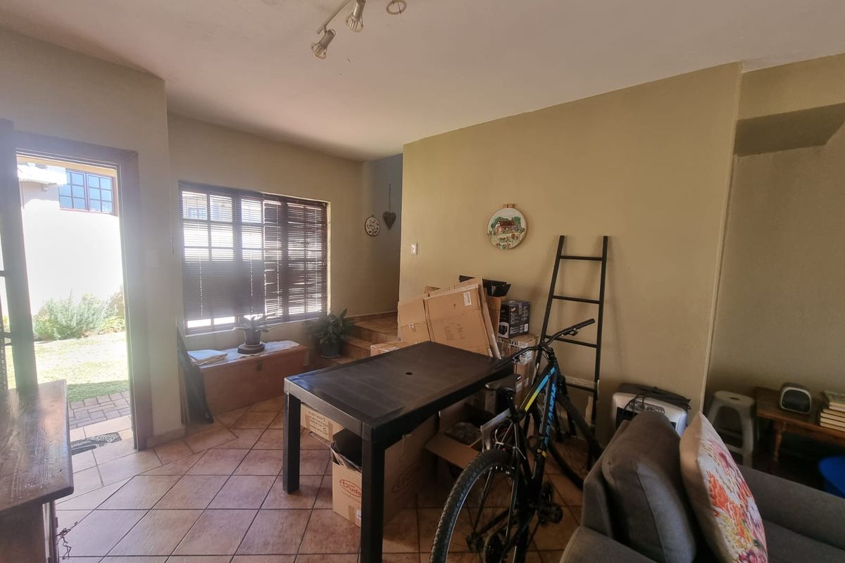 Freehold Rental Monthly In Rustenburg - Photo 4