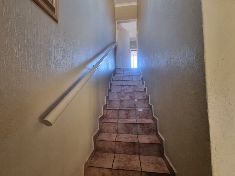 Freehold Rental Monthly In Rustenburg - Photo 9