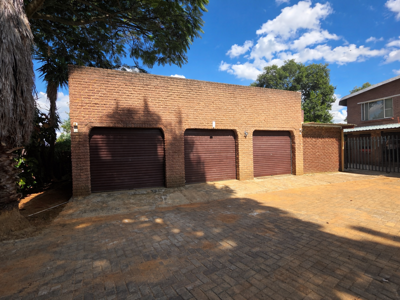 House For Sale In Rustenburg - Photo 2